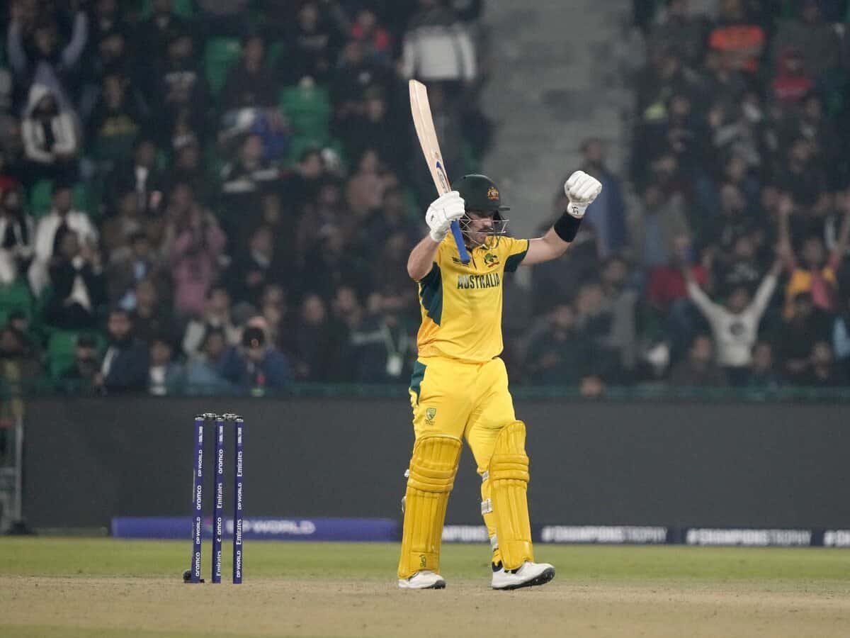 Champions Trophy: Inglis overshadows Duckett as Australia chase 352 for record win