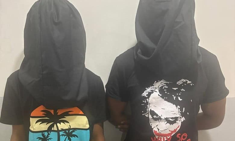 Two rob youth at knifepoint in Hyderabad, held