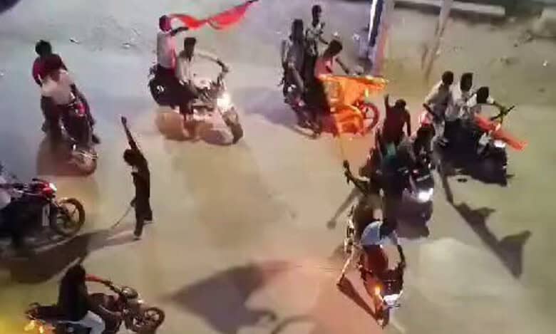 Hyderabad: Tension prevails as group waves swords in front of mosque