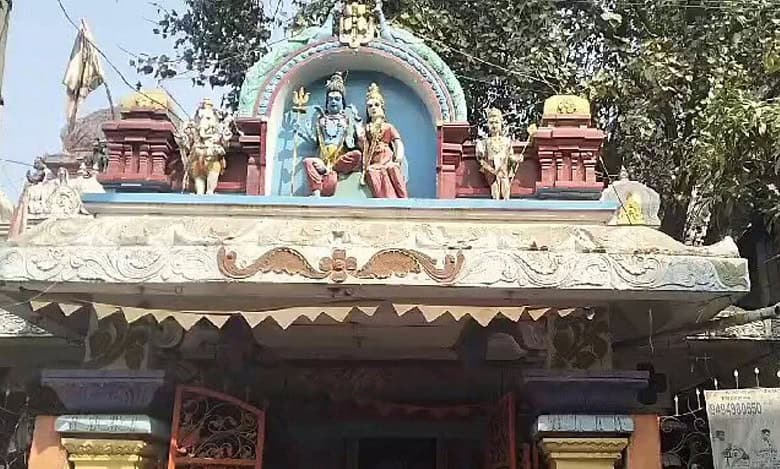 Tension in Hyderabad's Tappachabutra after meat found inside temple