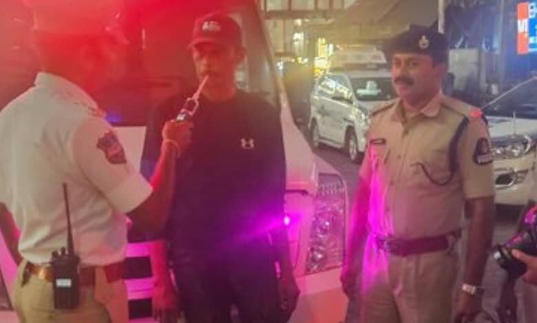 Ambulance driver caught drunk driving at Panjagutta