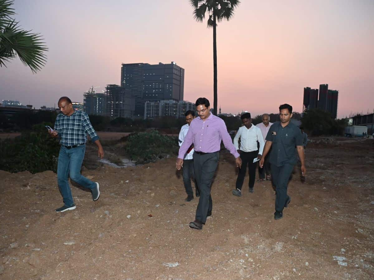 HYDRA chief inspects Nanakram Kunta, warns Hyderabad builder over encroachment