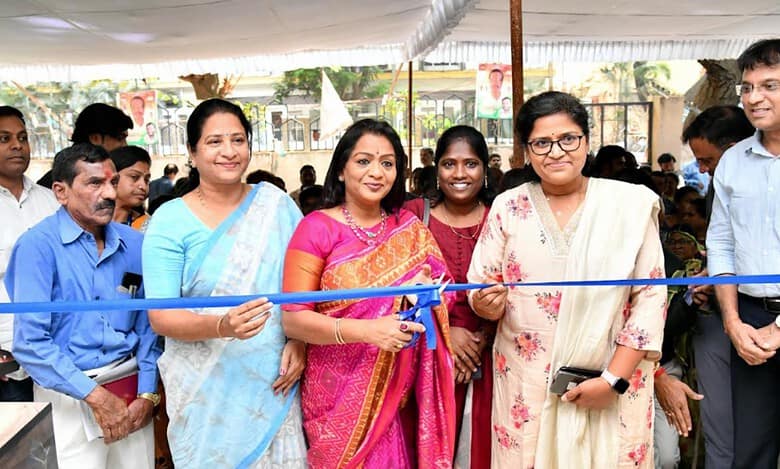 Hyderabad Mayor inaugurates Indira Mahila Shakti Canteen