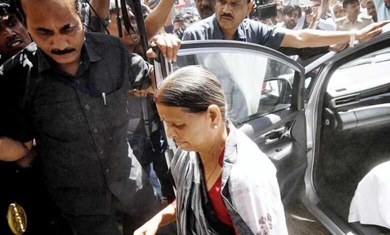 ED summons Lalu Prasad, kin for questioning