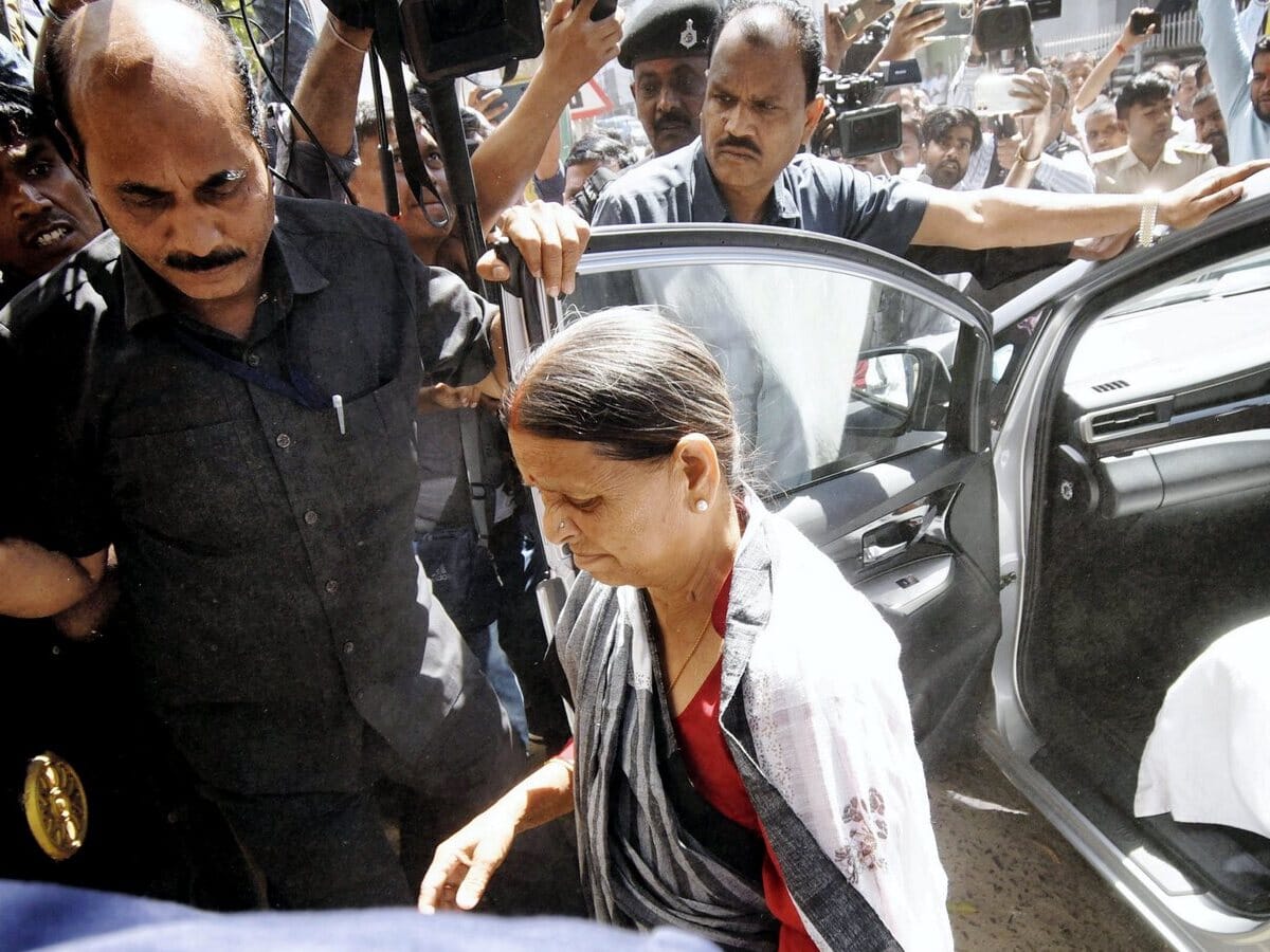 ED summons Lalu Prasad, kin for questioning