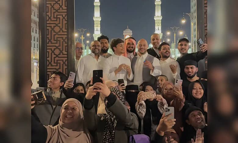 Maher Zain faces backlash for mixing genders at Prophet's Mosque