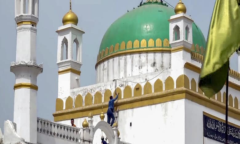 Whitewashing of Shahi Jama Masjid in Sambhal