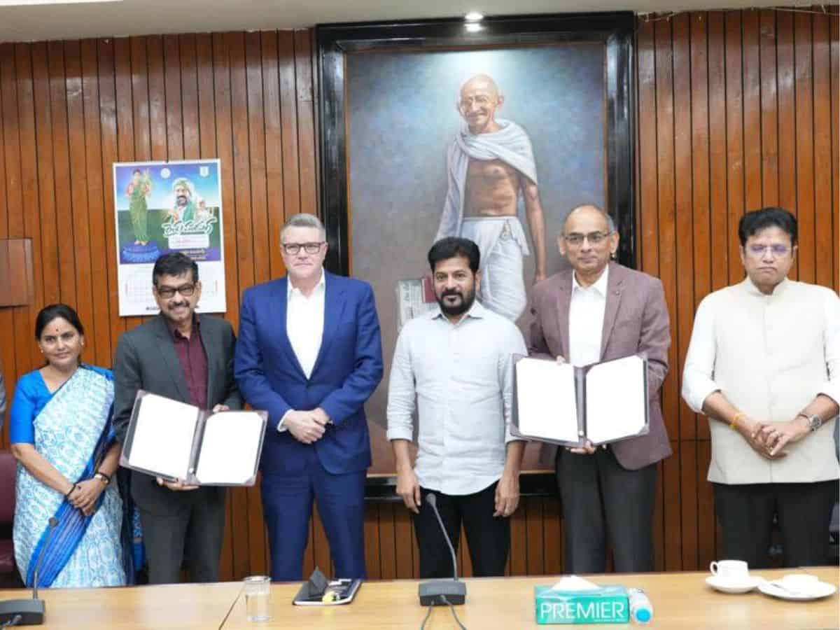 Photo of A Revanth Reddy, D Sridhar Babu and officials with CISCO team