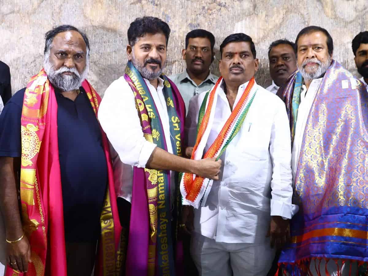 Patancheru BRS MLA Mahipal Reddy denies defection to Congress in SC affidavit