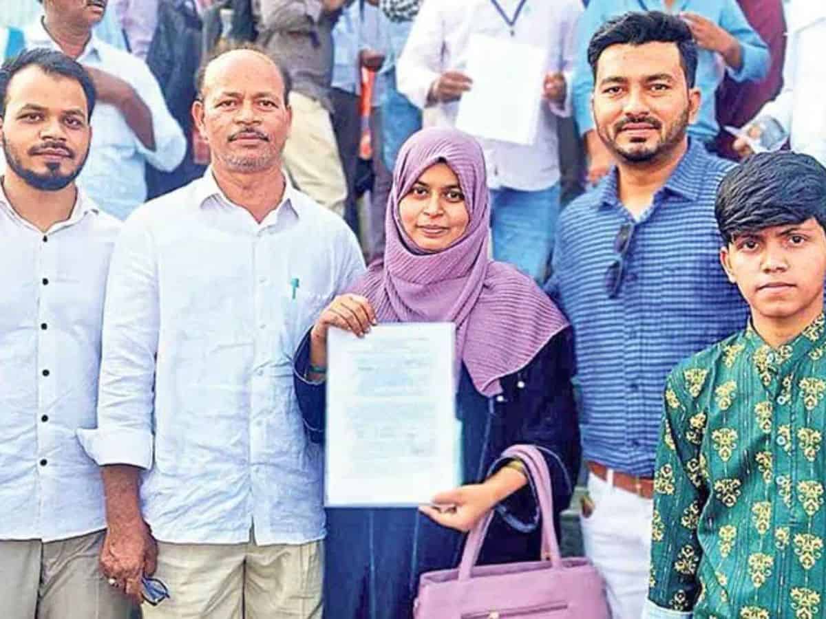 Taslima Fathima, daughter of labourer, tops jr lecturer recruitment exam in Telangana