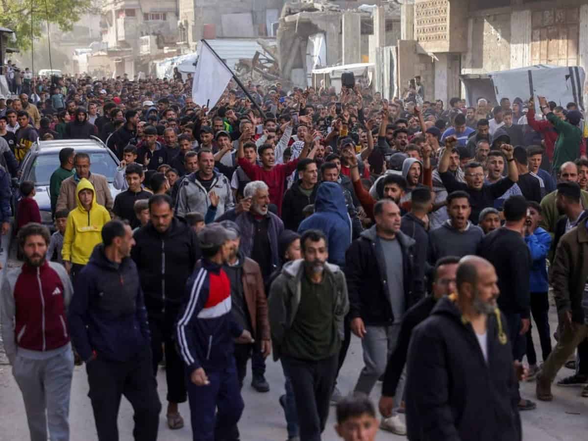 palestinian masses protesting against Hamas