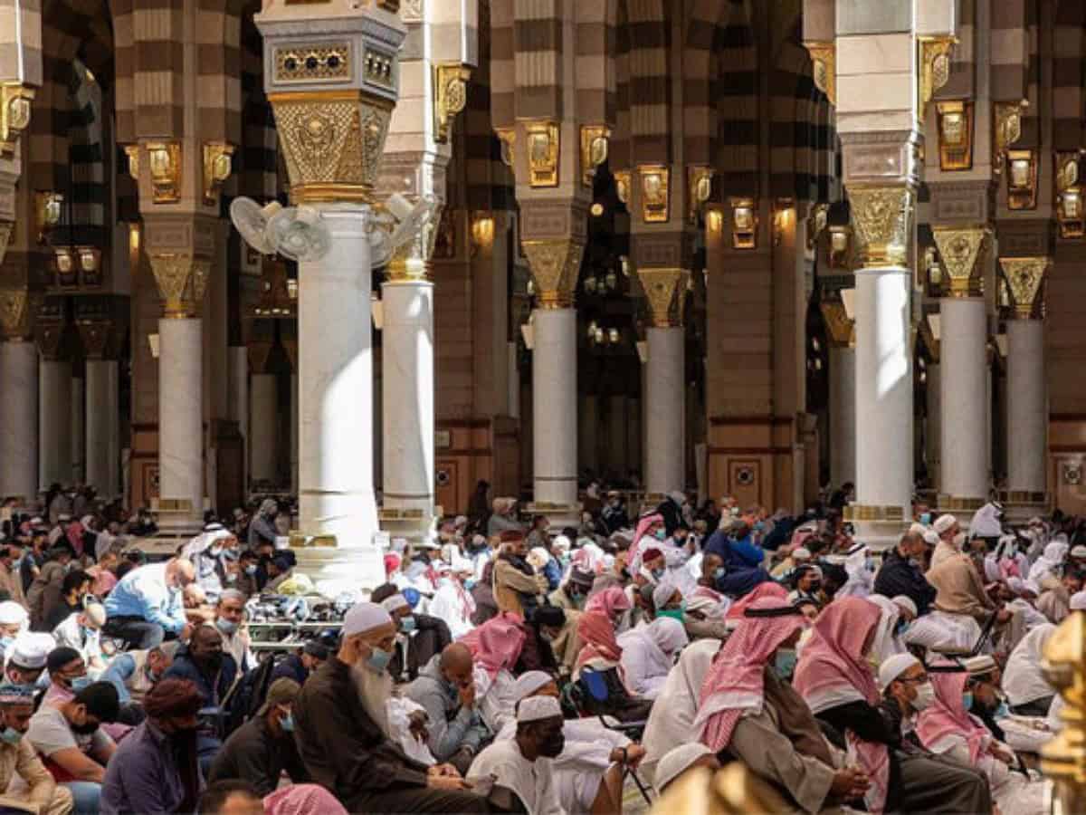 Prophet’s Mosque welcomes 4,000 worshippers from 120 countries for Itikaf