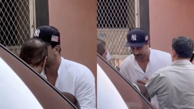Ranbir Kapoor touches Salim Khan's feet at funeral, video viral