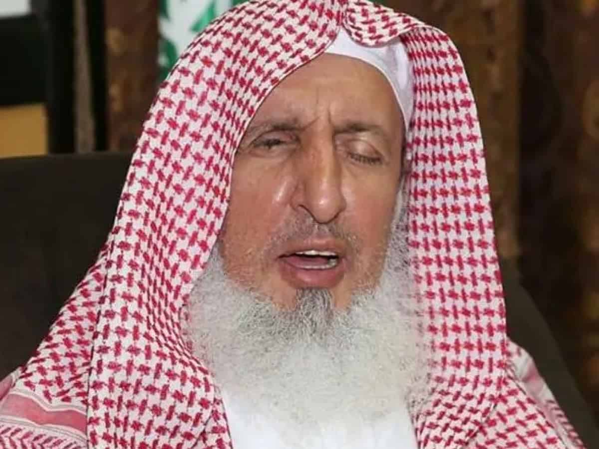 Saudi Grand Mufti warns against filming, posting prayers online in Ramzan