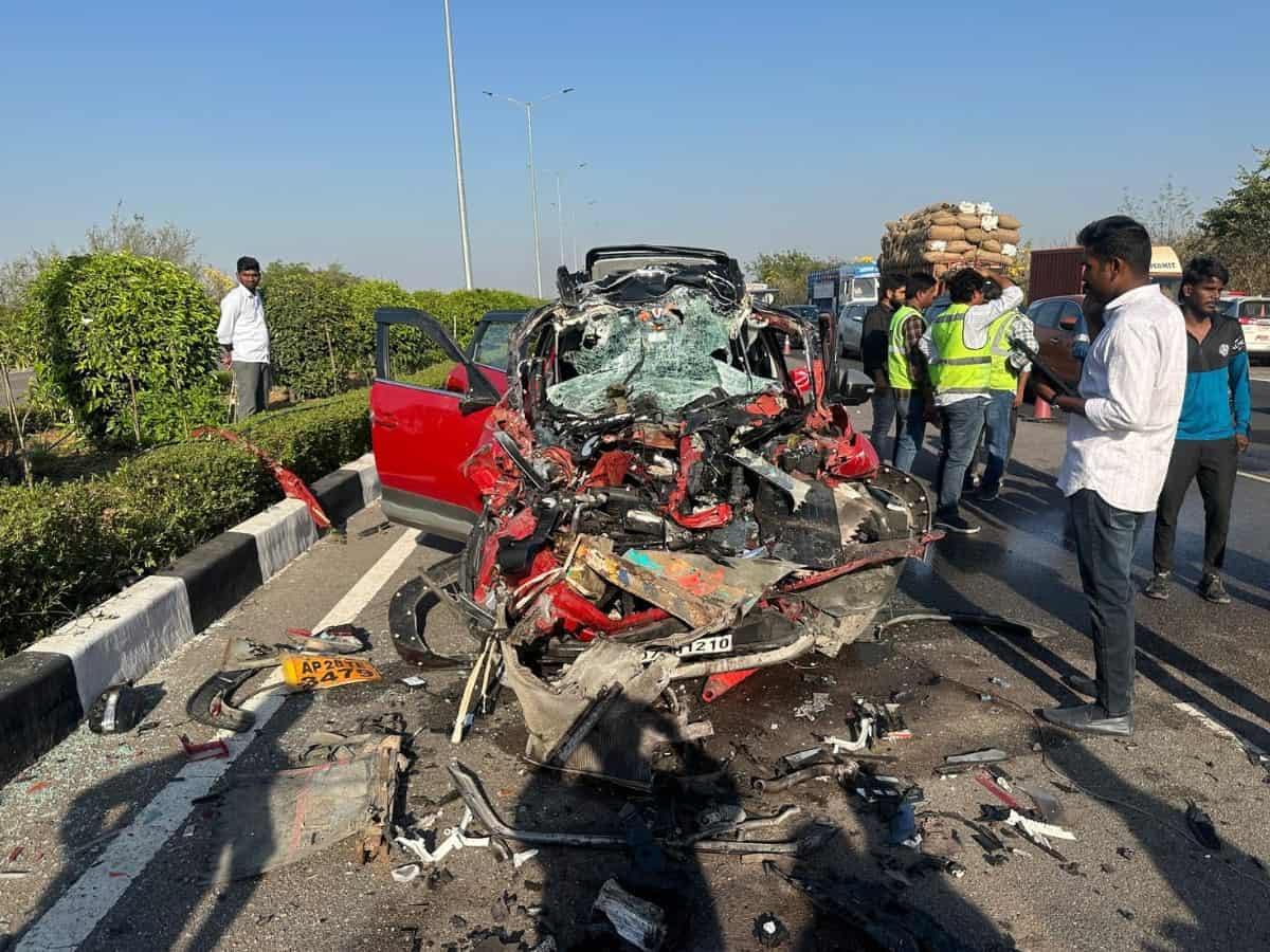 Speeding car hits water tanker near ORR, 2 dead on spot