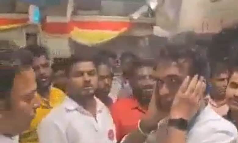 Maha: D-mart employee slapped by MNS workers for speaking in Hindi