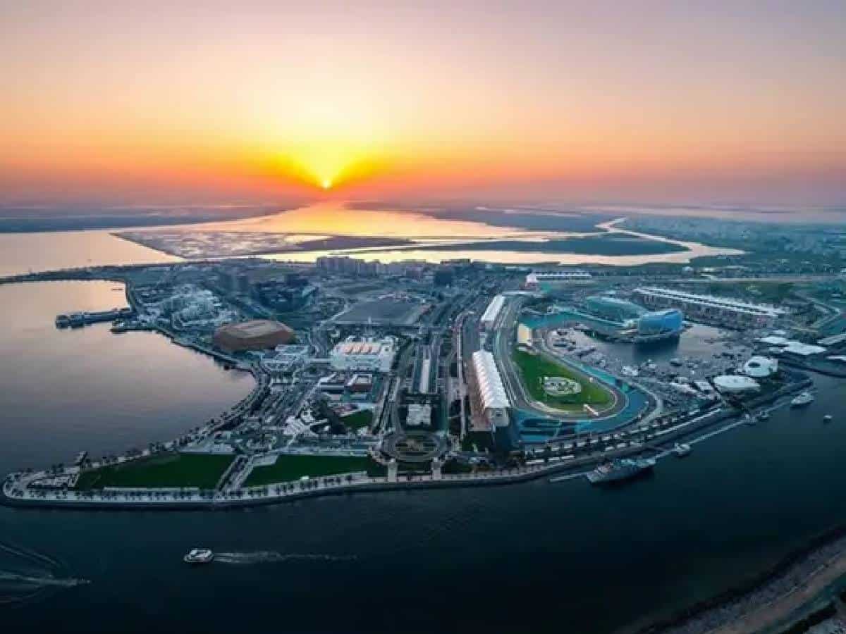 Video: Huge fire breaks out at Yas World in Abu Dhabi
