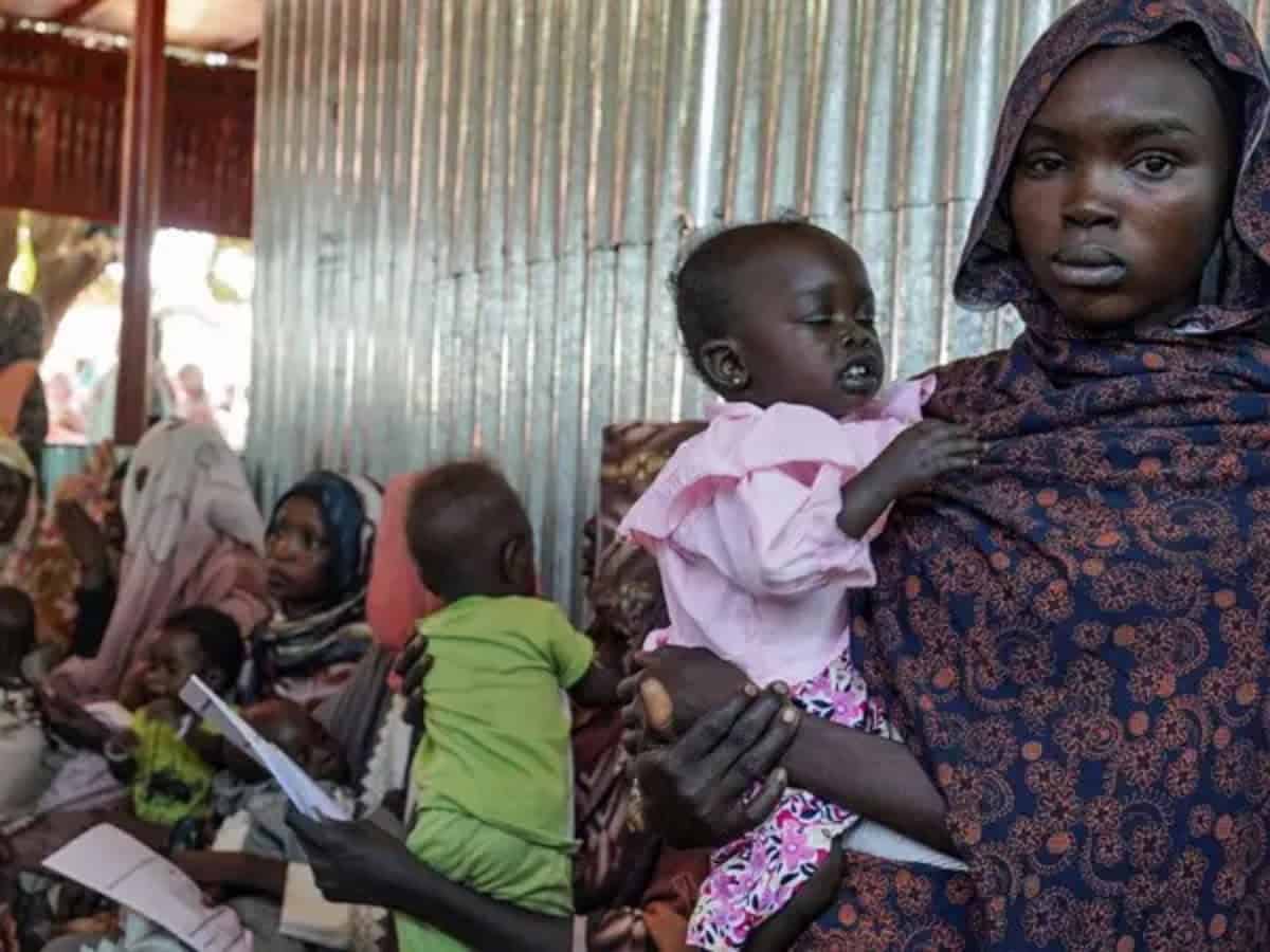 Sudan crisis: Families eat animal feed amid severe famine