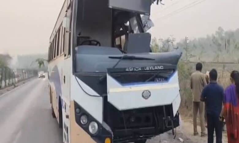 Video: RTC conductor dies in accident in Telangana’s Khammam