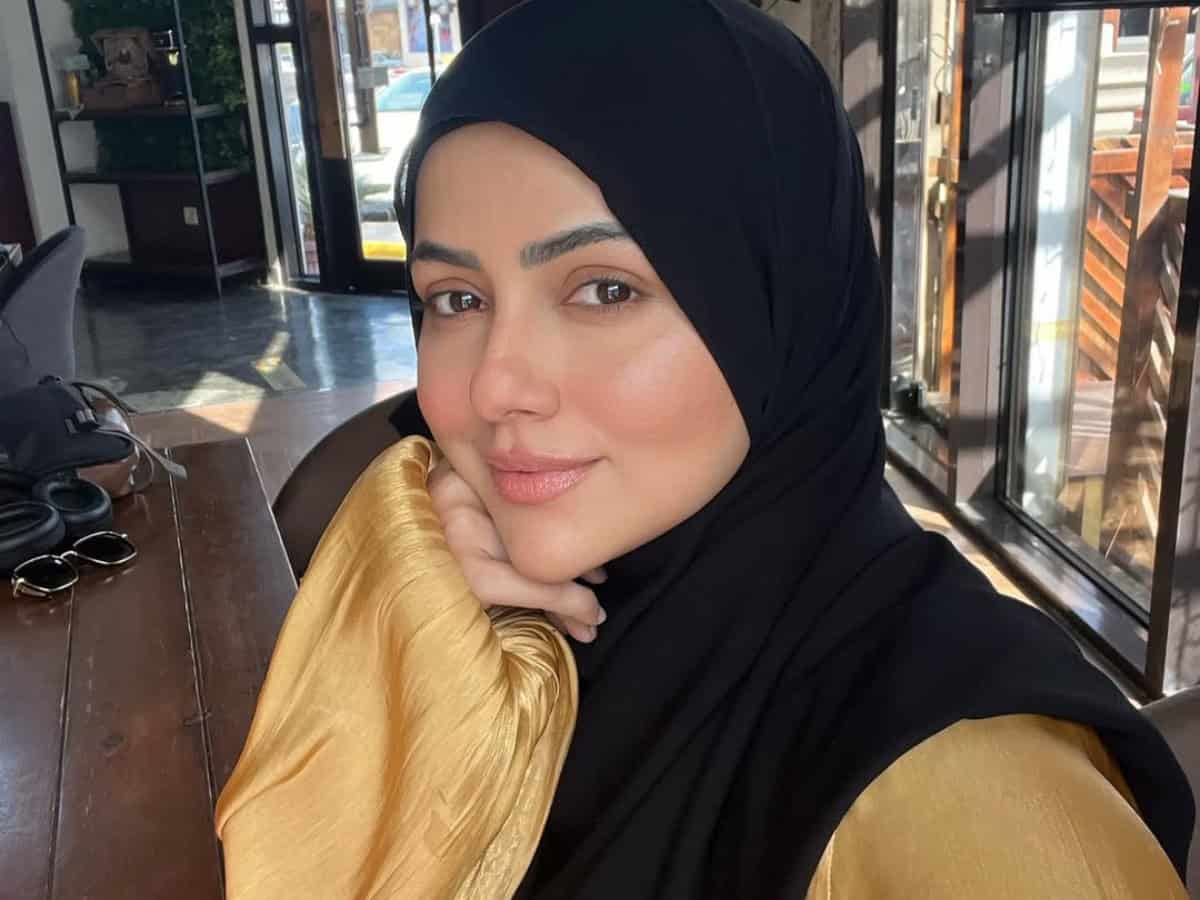 Sana Khan accused of 'returning to industry', fans say 'learn from Zaira Wasim'