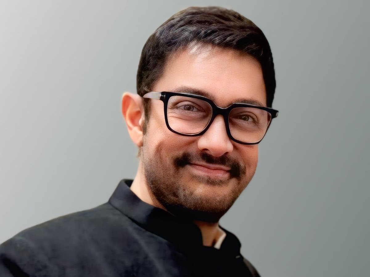 Aamir Khan walks away, but this actor walks in!