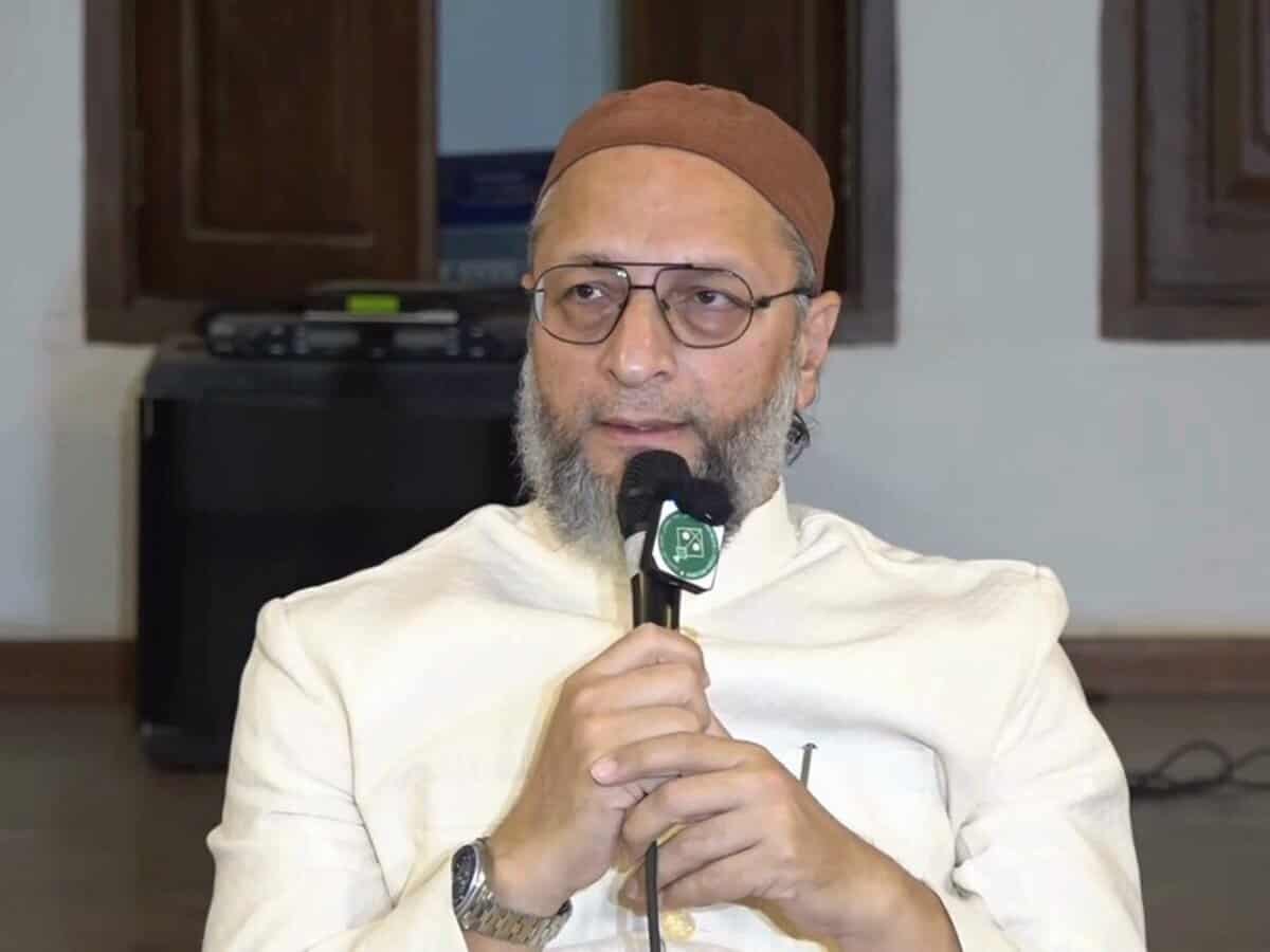 Asaduddin Owaisi speaking at press conference about AIMPLB's Darussalam public meeting against Waqf Amendment Act.