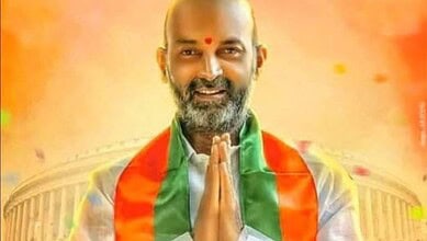 Bandi Sanjay gives joining orders to job achievers at 15th Rozgar Mela held at Dr MCRHRD campus in Hyderabad on Saturday, April 26.