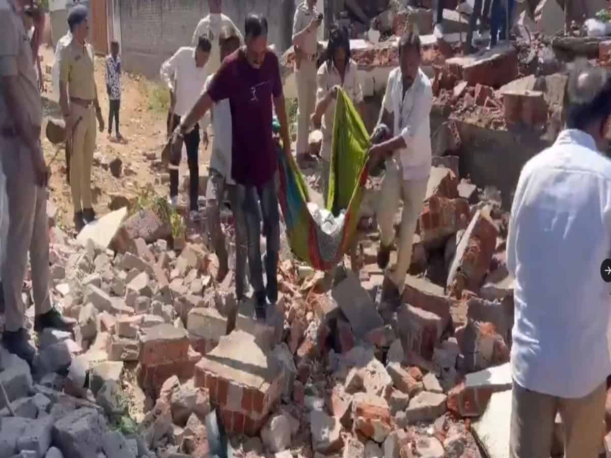 13 killed in blast, blaze at firecracker factory in Gujarat