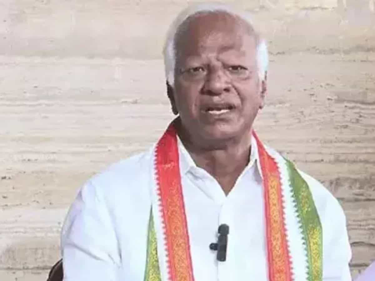 The image displays BRS Station Ghanpur MLA Kadiyam Srihari addressing media. April 12, 2025.
