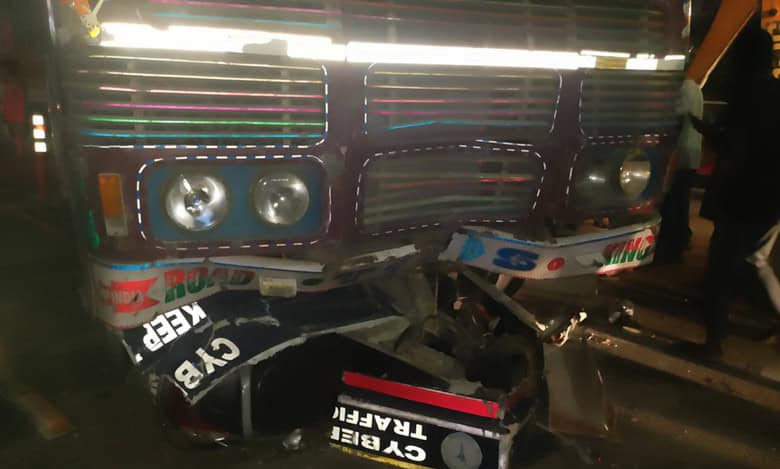 Lorry crashes into traffic booth at Hyderabad Metro, kills home guard