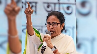Mamata Banerjee meets leaders from Muslim community