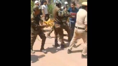 Scuffle breaks out between students, police at University of Hyderabad