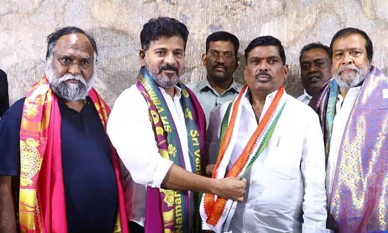 Patancheru BRS MLA Mahipal Reddy denies defection to Congress in SC affidavit