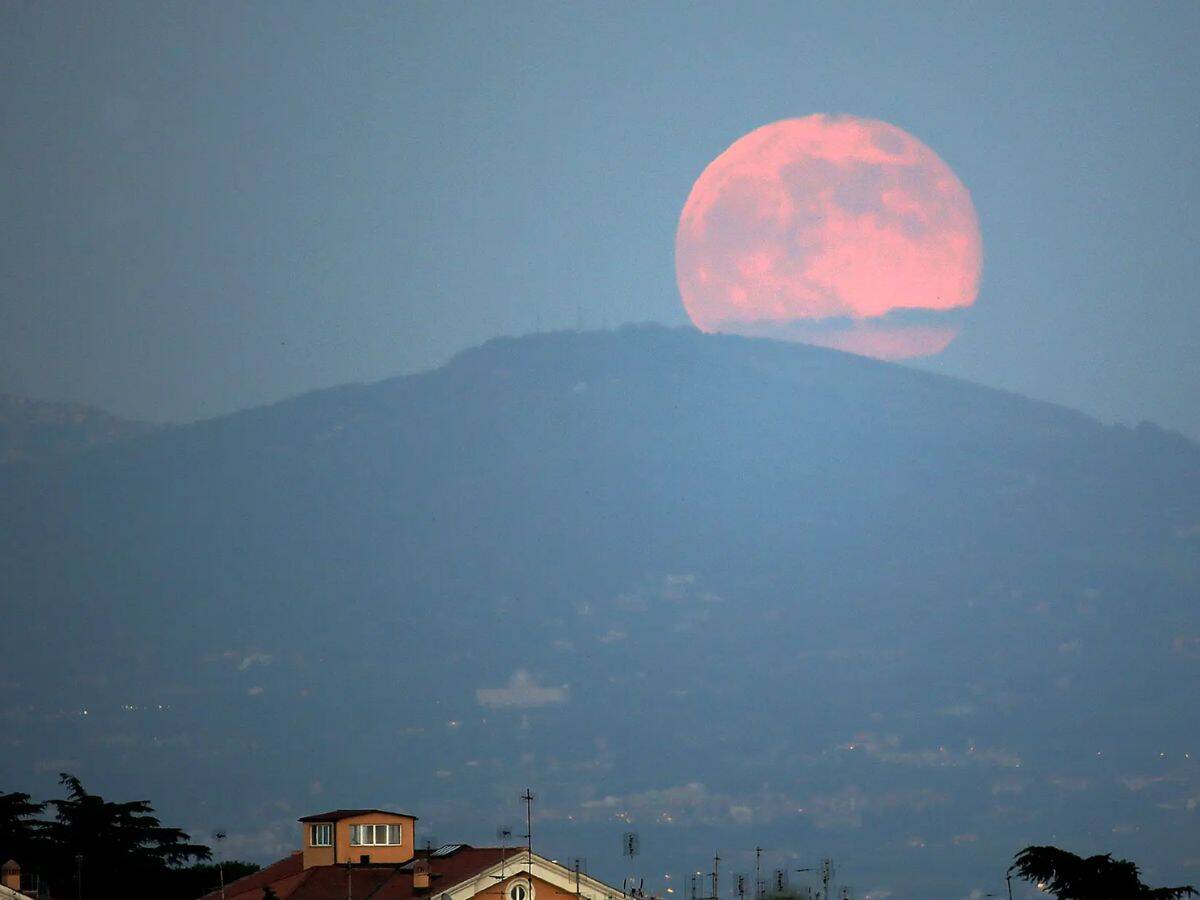 Hyderabad under Pink Moon tonight: 5 Places to witness its magic