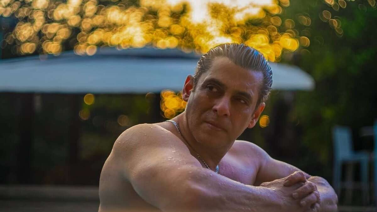 Salman Khan shares poolside pictures after pushing his upcoming show