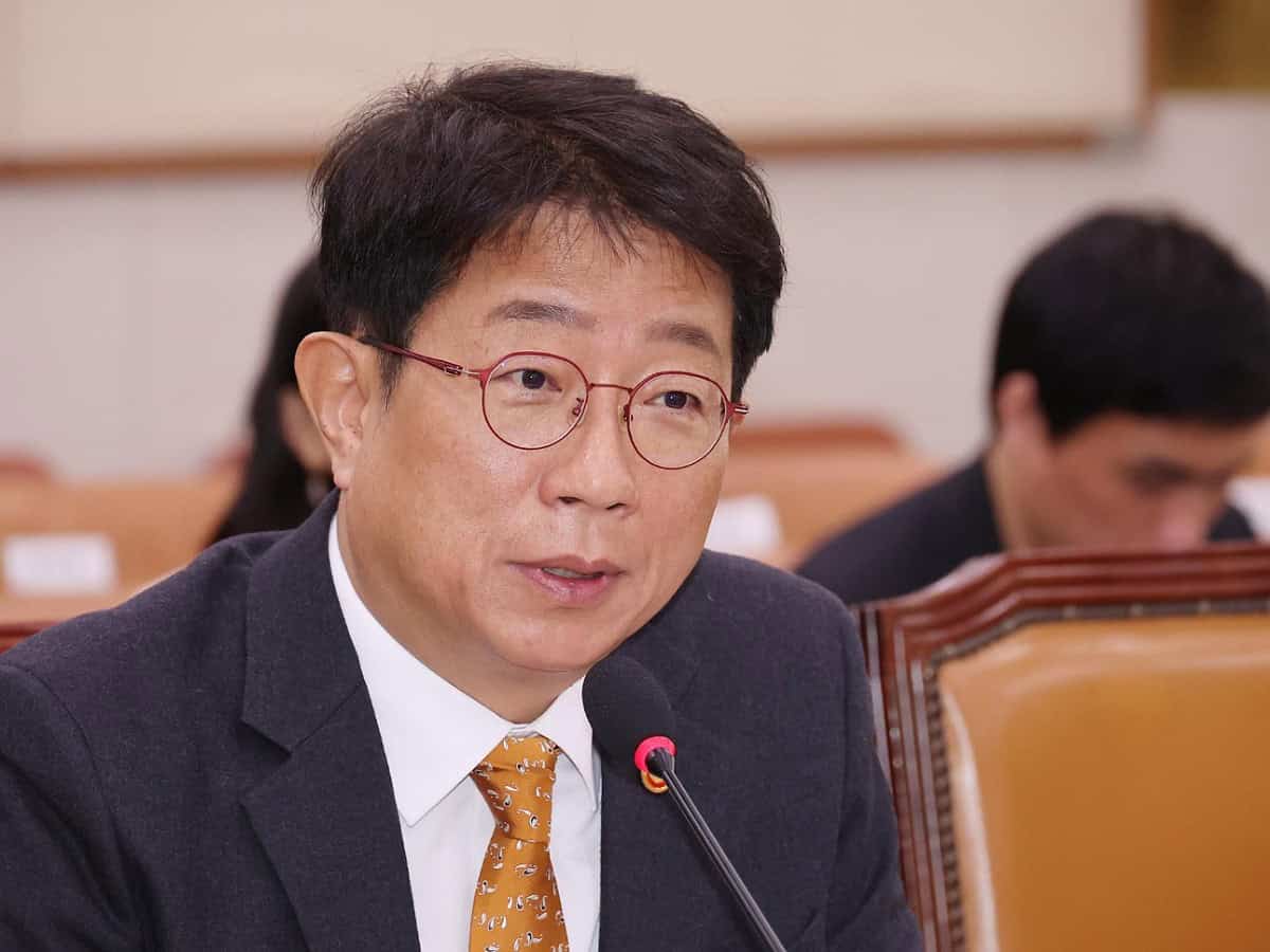 Land, Infrastructure and Transport Minister Park Sang-woo
