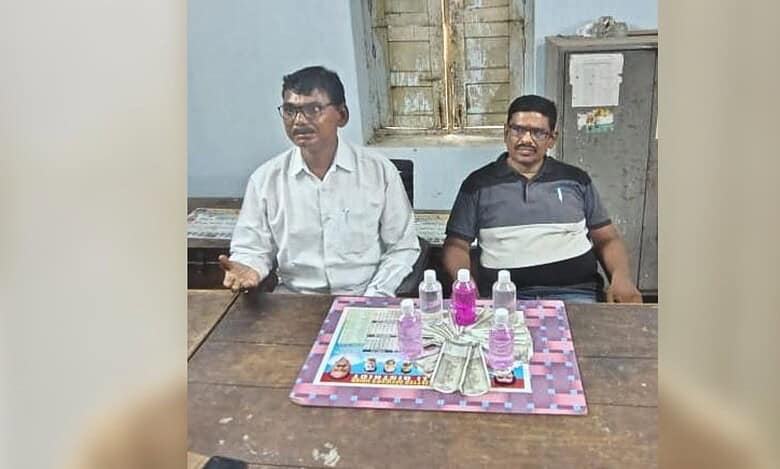 Telangana Anti-Corruption Bureau (ACB) arrested a superintendent, Dumpala Sridhar Babu, and a senior assistant, Mahadevuni Suresh, both posted at the office of the executive engineer, irrigation division-6, Sulthanabad, Peddapally, on the charges of taking a bribe of Rs 20,000.