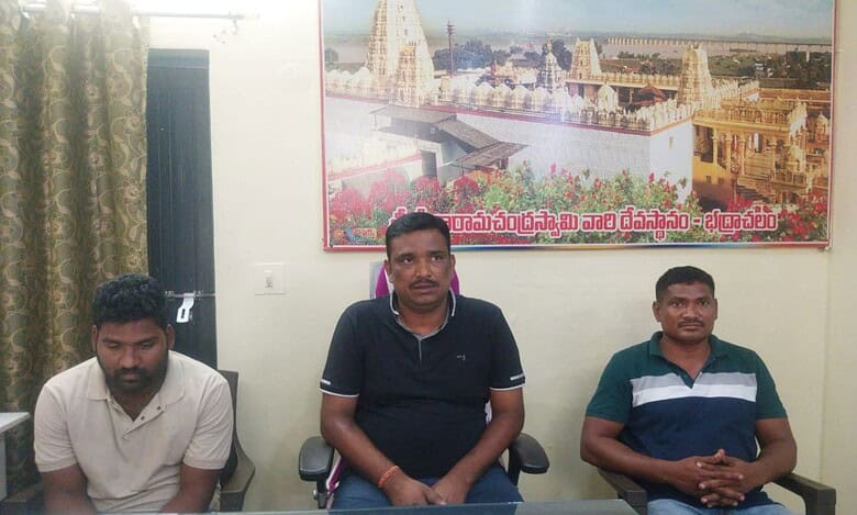 Telangana ACB nabs inspector and constable for bribery