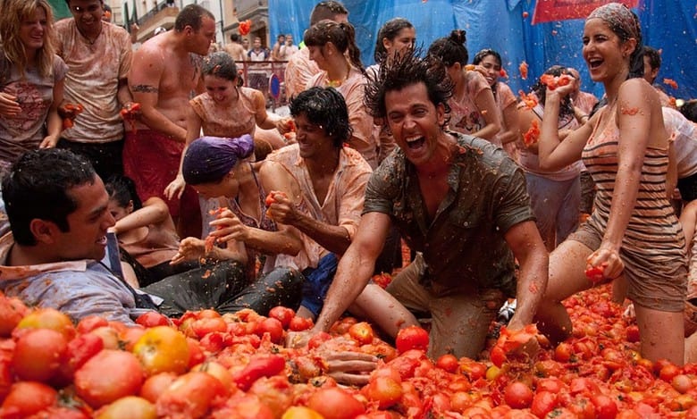 Still from Zindagi Na Milegi Dobara's La Tomatina scene