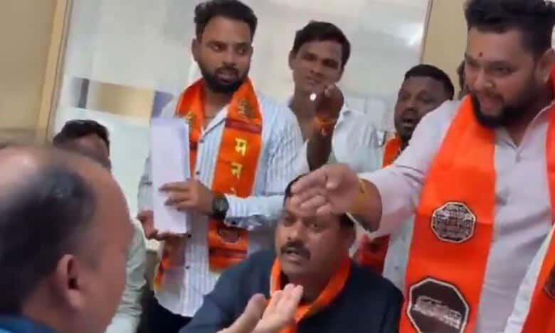 MNS workers asault local bank employee for defending use of Hindi