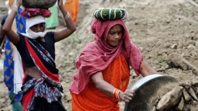 Raise minimum daily wage for MGNREGS workers to Rs 400: Report