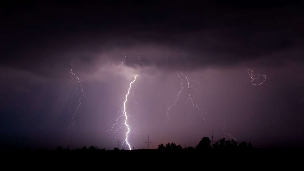 The image displays thunderstorms