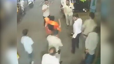 The image displays BJP MP Medha Kulkarni (in saffron scarf) allegedly threatening trustees of a Muslim religious place and tried to stop the azaan during Hanuman Jayanti celebrations in Maharashtra's Pune district.