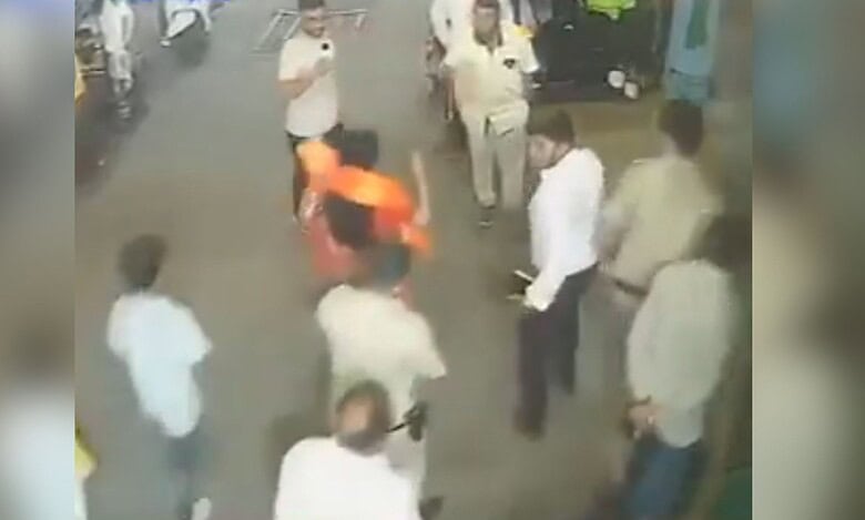 The image displays BJP MP Medha Kulkarni (in saffron scarf) allegedly threatening trustees of a Muslim religious place and tried to stop the azaan during Hanuman Jayanti celebrations in Maharashtra's Pune district.