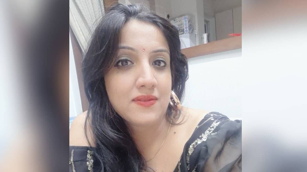 The image displays a picture of a female named Dr Neha Arora Verma