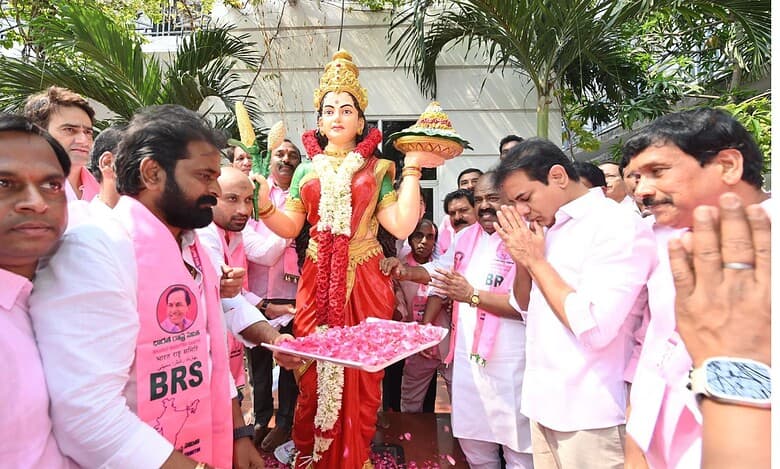 BRS working President KT Rama Rao pays tribute to Telangana Thalli during Bharat Rashtra Samithi's (BRS) silver Jubilee celebrations