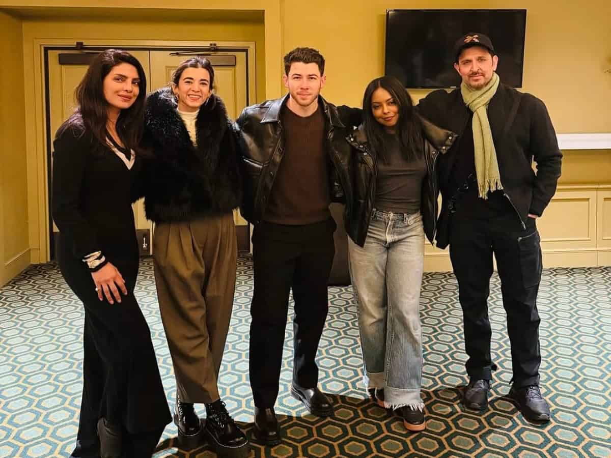 Hrithik and Saba meet Priyanka and Nick, photo goes viral