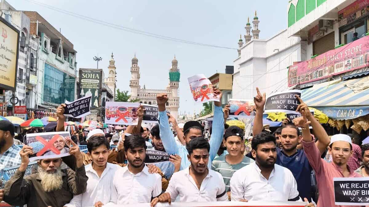 Protesters gathered near Makkah Masjid holding anti-Waqf Act placards during April 18 demonstration
