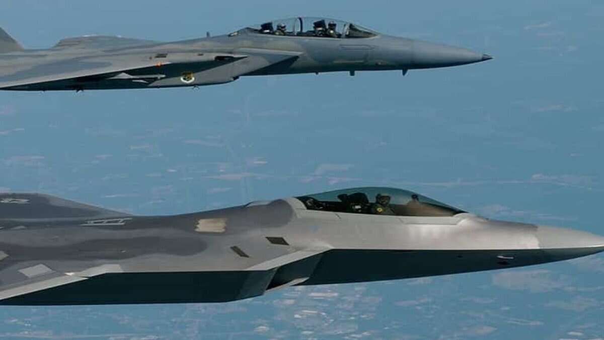 Representational photo of Pakistan's F-16 and 2 JF-17 jets.