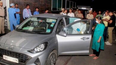 7 family members found dead in car